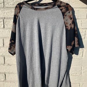 Men’s Hanes Distressed Tee